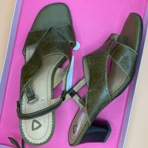 Liz Claiborne Flex Wedge 51/2